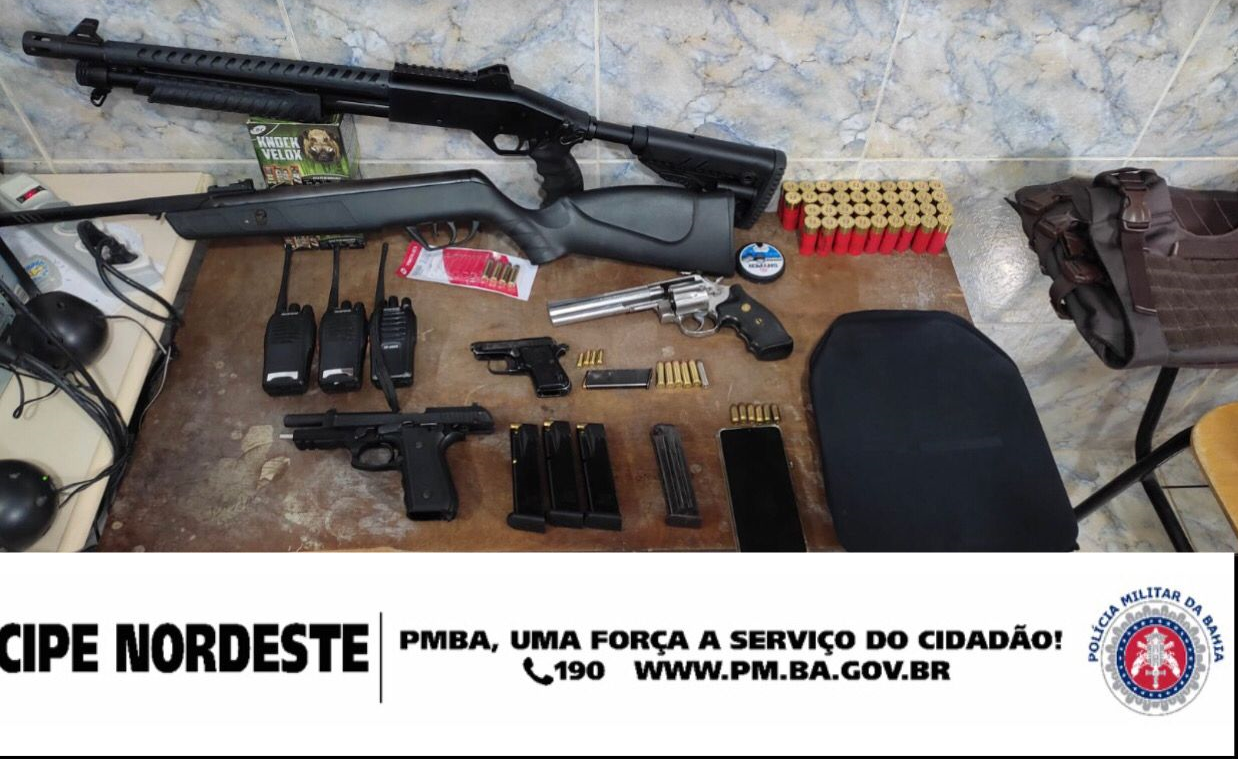 PM apreende armas de grosso calibre em Santo Antônio da Platina