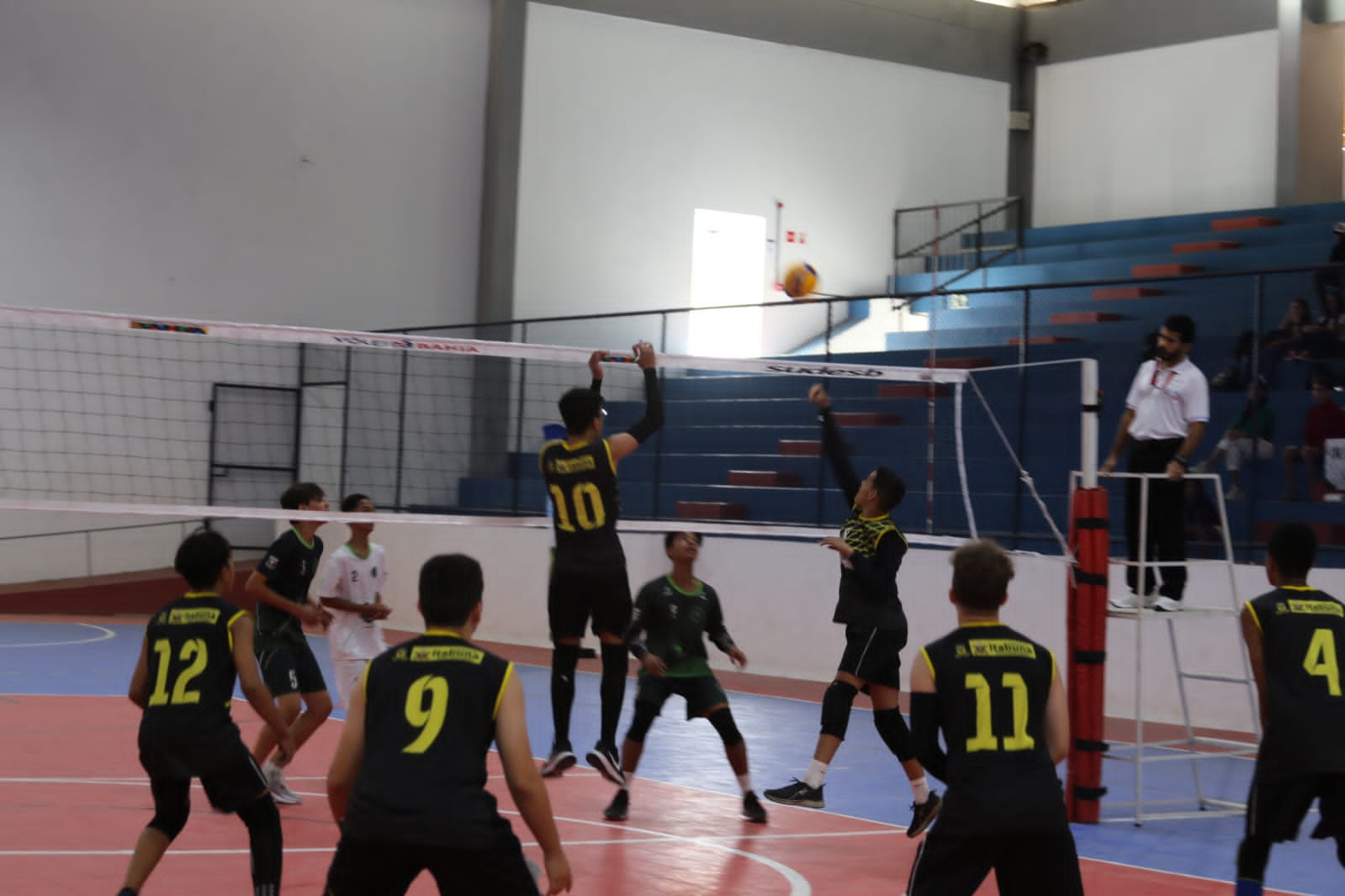 Vôlei Feminino Sub-16 é campeão da Copa