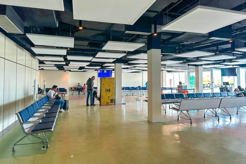 Sala de Embarque do Aeroporto de Ilhéus – Imagem: Socicam