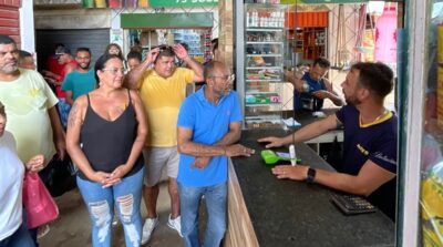 Bebeto visita comerciantes do Malhado e fortalece pré-candidatura a prefeito de Ilhéus
