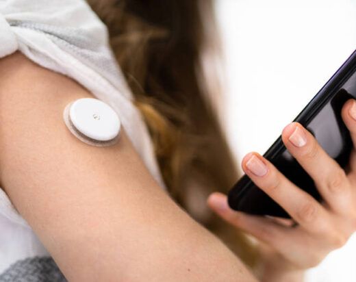 Alunos com diabetes tipo 1 podem continuar usando celular em escolas