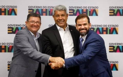 Governador recebe prefeitos, escuta demandas e realiza entregas para Buritirama, Wenceslau Guimarães e Coaraci