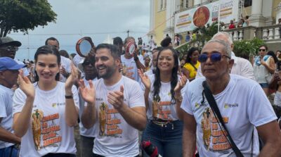 Lavagem das Escadarias da Igreja São Sebastião Reúne Turistas e Moradores em Ilhéus