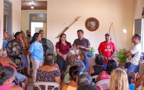 Famílias do CRAS de Olivença recebem entregas do Programa de Aquisição de Alimentos