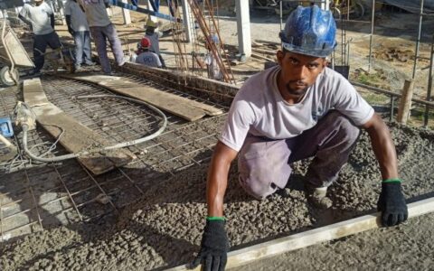 Obras de construção e revitalização de escolas estaduais impulsionam geração de empregos e movimentam economia da Bahia