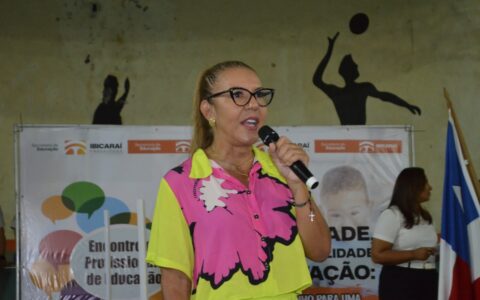 Secretaria de Educação de Ibicaraí realiza encontro com profissionais da rede pública municipal