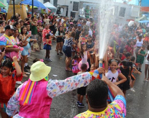 EMASA e FICC fizeram a animação da criançada no Bloquinho Infantil na 44ª Lavagem do Beco do Fuxico