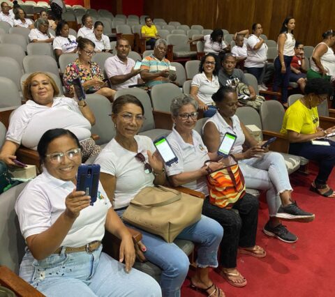 Agentes Comunitários de Saúde de Ilhéus participam de treinamento e recebem novos tablets