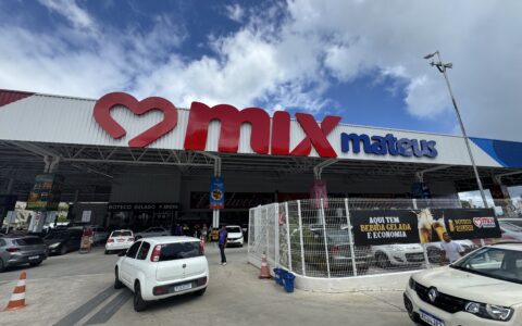 Após inauguração, rede de supermercados demite funcionários e atrasa pagamentos, denunciam colaboradores