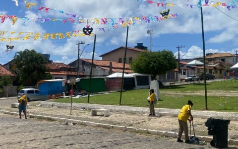 Prefeitura de Ilhéus realiza limpeza diária nos circuitos do Carnaval 2025