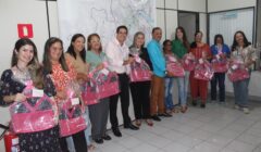 Dia das Mães: colaboradoras da EMASA recebem lembrança personalizada para lembrar a data