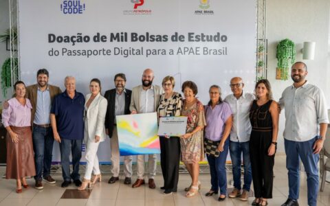 Grupo Petrópolis doa mil bolsas de estudo em tecnologia para familiares de pessoas com deficiência atendidas pela APAE