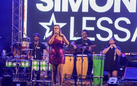 Ilhense Simone Lessa leva  Forró das Antigas à Abertura do São João de Jordânia, em Minas Gerais