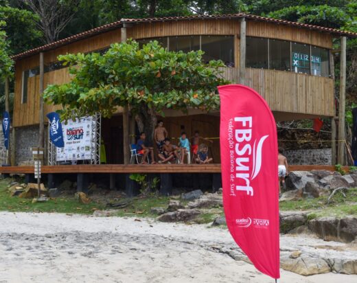 Itacaré recebe etapa da Taça Brasil com atletas em busca da elite do surf nacional