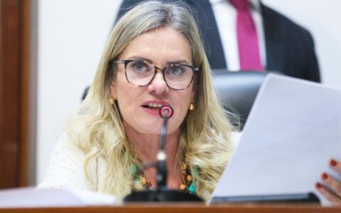 Ivana Bastos aplaude classe trabalhadora pela passagem do 1º de Maio