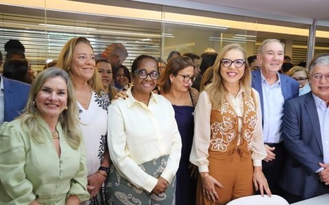 Prefeita de Ibicaraí participa da inauguração do Espaço UPB Mulheres Municipalistas em Salvador