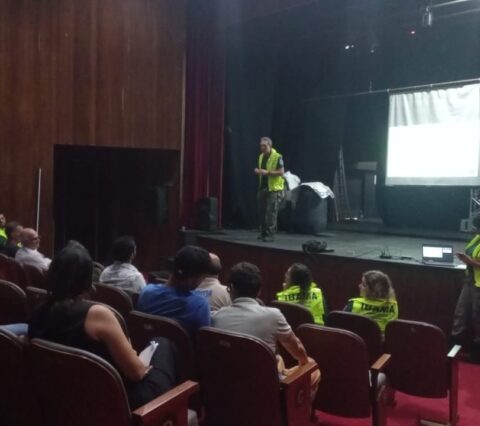 Prefeitura de Ilhéus apoia ação preventiva do IBAMA contra óleo nas praias