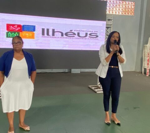 Prefeitura de Ilhéus homenageia auxiliares e técnicos de enfermagem em evento especial no Clube Social