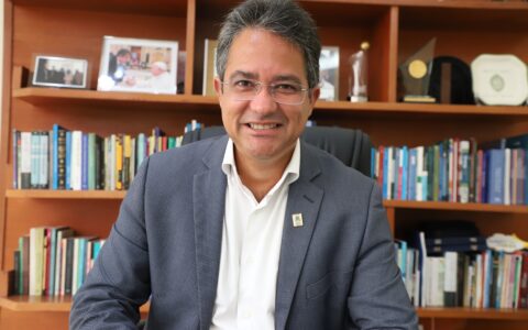 Reitor da Uesc será empossado na Academia de Letras de Ilhéus, dia 7 de maio