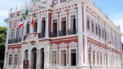 Governo municipal reafirma compromisso com a educação e garante reajuste aos professores com base no piso nacional
