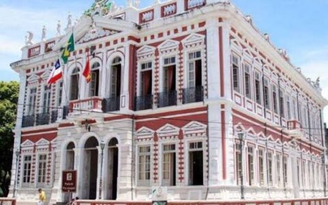 Governo municipal reafirma compromisso com a educação e garante reajuste aos professores com base no piso nacional