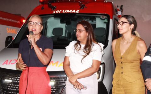 Prefeita Monalisa Tavares entrega nova ambulância do SAMU 192 à população de Ibicaraí