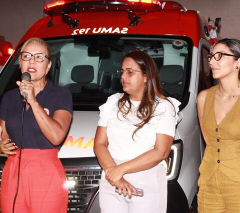 Prefeita Monalisa Tavares entrega nova ambulância do SAMU 192 à população de Ibicaraí