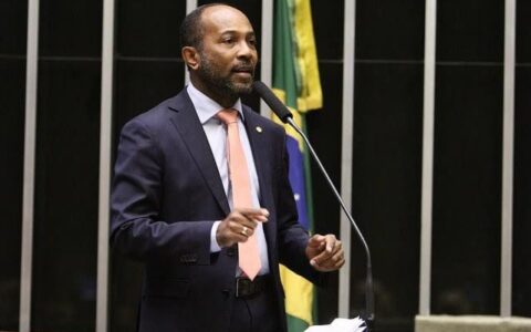 Em comunicado oficial, Bebeto Galvão anuncia saída do PSB