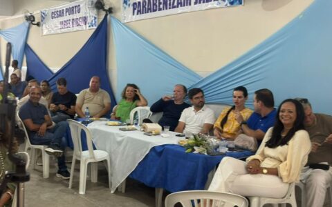 Valderico Junior marcou presença com seu grupo político no aniversário de Jabes Ribeiro