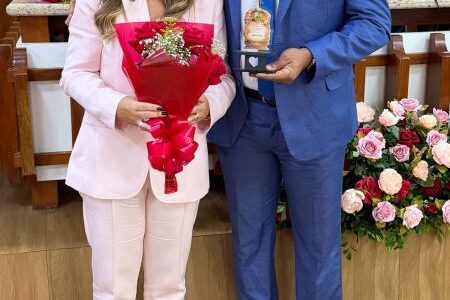 Itajuípe: Andrea Castro é  homenageada na Câmara em sessão solene pelo dia internacional da mulher