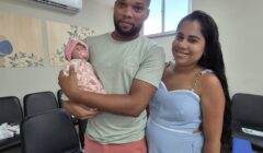 Pais assumem protagonismo no cuidado com o bebê em ação do Ambulatório do Hospital Materno-Infantil de Ilhéus