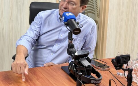 Marcelo Emerenciano critica escala 6x1 e chama modelo de trabalho de “desumano”