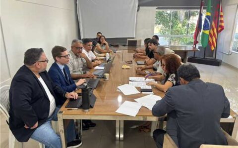 Prefeitura de Ilhéus apresenta proposta que garante piso do magistério e amplia benefícios