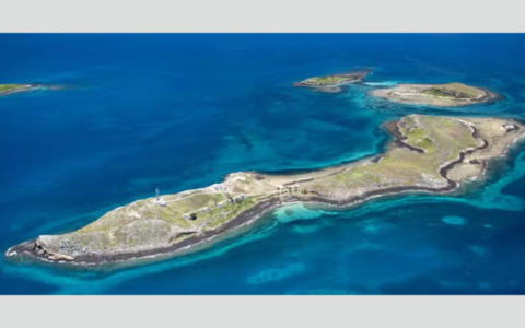 Professor da Uesc realiza pesquisa para conservação da região dos Abrolhos.