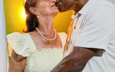 50 Anos de Amor e Fé: Maria Helena e Valdemar Nascimento Celebram Bodas de Ouro em Ilhéus