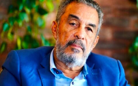“Cosme Araújo: 40 anos defendendo direitos, formando gerações e levantando a voz contra os erros da política”