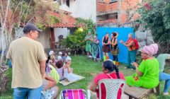 Ilhéus: CEHAS recebe espetáculo infantil “Caminhando Vai” em tarde de arte e imaginação na Vila Nazaré