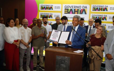 Jerônimo Rodrigues anuncia ponto facultativo na sexta-feira (5), após feriado de Corpus Christi
