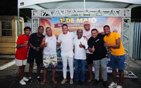 Na festa do trabalhador, Bebeto Galvão defende fim da escala 6x1 e piso nacional para servidores de Ilhéus