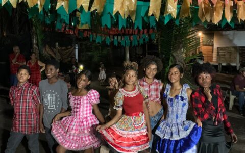 Quadrilha junina de adolescentes quilombolas celebra a cultura do São João em Ilhéus