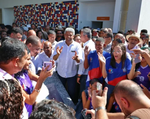 Inauguração de nova escola estadual amplia oferta de ensino em tempo integral para estudantes de Barra