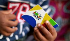Mais de 487 mil famílias superaram a pobreza e deixaram o Bolsa Família na Bahia desde 2023