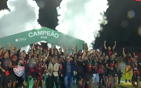 Vitória conquista a Copa do Nordeste e celebra título com apoio da torcida no Barradão