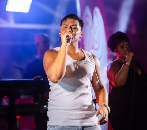 Banda Fell Oliveira conquista espaço na música e lança CD “Sofrência e Cachorrada”