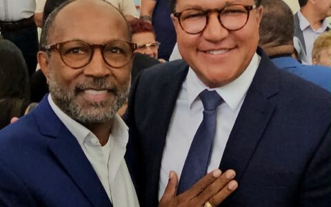 Bebeto Galvão se une à comunidade em missa pelos 116 anos de Itabuna
