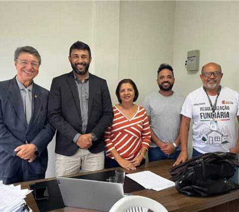 Entrega dos primeiros certificados marca avanço da regularização fundiária em Ilhéus