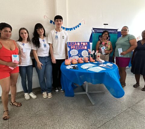 Oficina orienta acompanhantes sobre cuidados com pacientes após a alta hospitalar no Hospital de Base de Itabuna