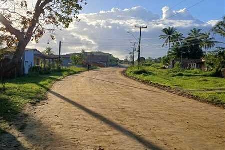 Prefeitura realiza patrolamento e encascalhamento em acesso ao Jóia do Atlântico