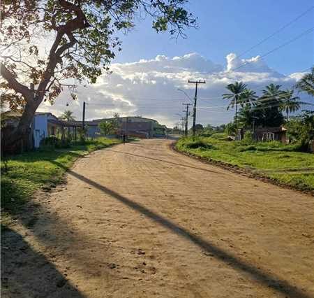 Prefeitura realiza patrolamento e encascalhamento em acesso ao Jóia do Atlântico