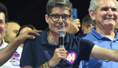 ACM Neto anuncia processo contra Jerônimo por calúnia
